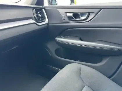 Photo 16 Volvo V60  B4 AWD 197 ch Geartronic 8