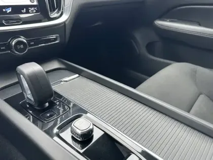 Photo 37 Volvo V60  B4 AWD 197 ch Geartronic 8