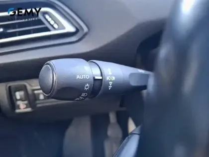 Photo 14 Peugeot 308  1.2 PureTech 110ch S&S BVM5