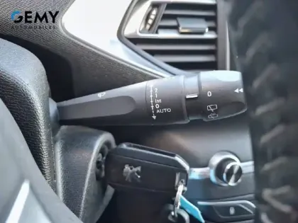 Photo 15 Peugeot 308  1.2 PureTech 110ch S&S BVM5