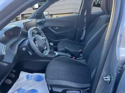 Photo 8 Peugeot 2008  PureTech 100 S&S BVM6