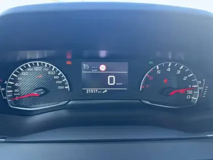 Photo 11 Peugeot 2008  PureTech 100 S&S BVM6