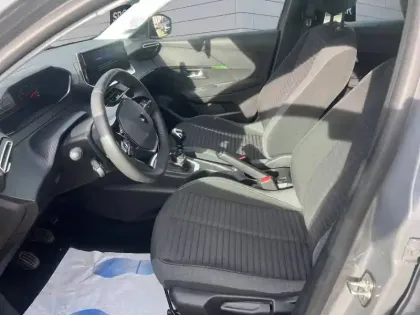 Photo 24 Peugeot 208  PureTech 100 S&S BVM6