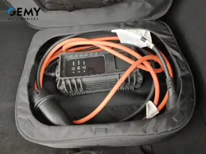 Photo 19 Peugeot 208  Electrique 50 kWh 136ch