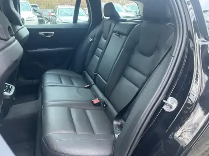 Photo 28 Volvo V60  B4 197 ch DCT7