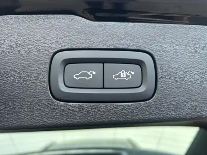 Photo 36 Volvo V60  B4 197 ch DCT7