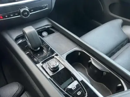 Photo 15 Volvo V60  B4 197 ch DCT7