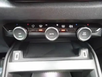 Photo 20 Citroën C4  PureTech 130 S&S EAT8