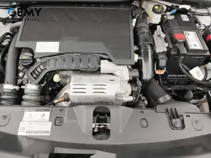 Photo 11 Peugeot 2008  PureTech 130 S&S EAT8