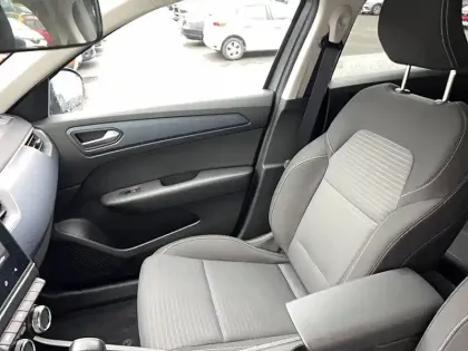 Photo 13 Renault Arkana  E-Tech hybride 145 - 22