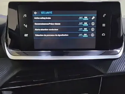 Photo 21 Peugeot 2008  PureTech 130 S&S EAT8