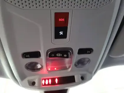 Photo 25 Peugeot 2008  PureTech 130 S&S EAT8