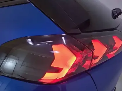 Photo 16 Peugeot 2008  PureTech 130 S&S EAT8