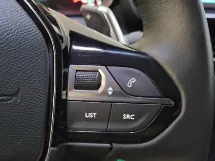 Photo 28 Peugeot 2008  PureTech 130 S&S EAT8