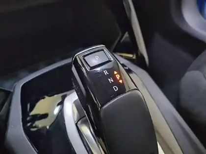 Photo 13 Peugeot 2008  PureTech 130 S&S EAT8