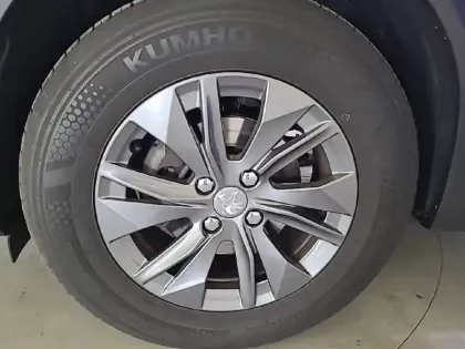 Photo 12 Peugeot 2008  PureTech 130 S&S EAT8