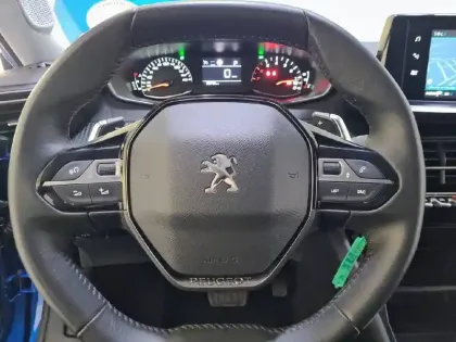 Photo 8 Peugeot 2008  PureTech 130 S&S EAT8