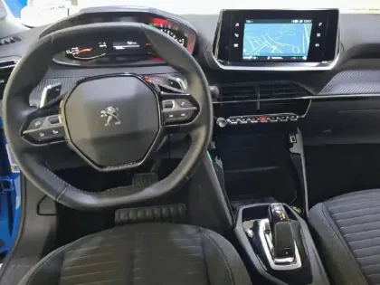 Photo 7 Peugeot 2008  PureTech 130 S&S EAT8