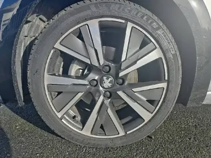 Photo 12 Peugeot 208  PureTech 100 S&S EAT8