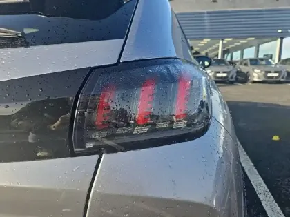 Photo 16 Peugeot 208  PureTech 100 S&S EAT8