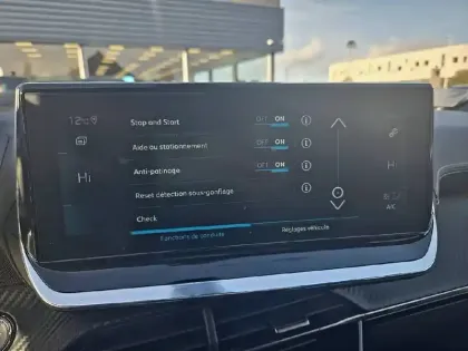 Photo 19 Peugeot 208  PureTech 100 S&S EAT8