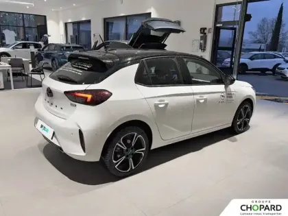 Photo 25 Opel Corsa  1.2 Turbo Hybrid 100 ch e-DCT6