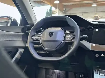 Photo 28 Peugeot 408  PHEV 180 e-EAT8