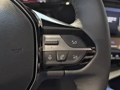 Photo 18 Peugeot 408  PHEV 180 e-EAT8