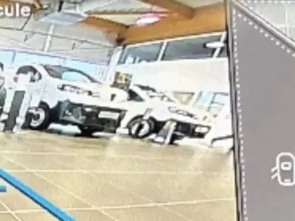 Photo 59 Peugeot 408  PHEV 180 e-EAT8