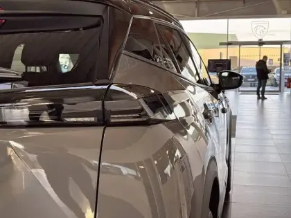 Photo 16 Peugeot 2008  Hybrid 145 e-DCS6