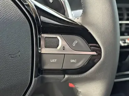 Photo 18 Peugeot 2008  Hybrid 145 e-DCS6