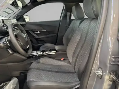 Photo 10 Peugeot 2008  Hybrid 145 e-DCS6