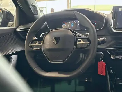 Photo 8 Peugeot 2008  Hybrid 145 e-DCS6