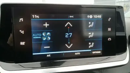 Photo 21 Peugeot 2008  PureTech 100 S&S BVM6