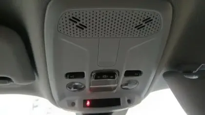 Photo 31 Peugeot 2008  PureTech 100 S&S BVM6