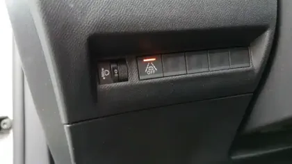 Photo 33 Peugeot 2008  PureTech 100 S&S BVM6