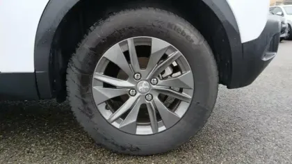 Photo 12 Peugeot 2008  PureTech 100 S&S BVM6