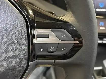 Photo 17 Peugeot 408  Electrique 58 kWh 210ch