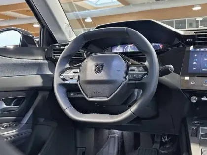 Photo 28 Peugeot 408  Electrique 58 kWh 210ch