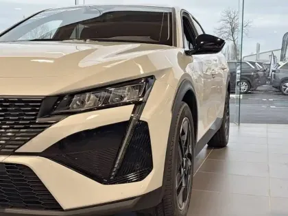 Photo 15 Peugeot 408  Electrique 58 kWh 210ch