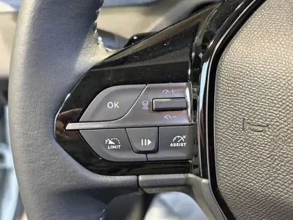 Photo 14 Peugeot 408  Electrique 58 kWh 210ch