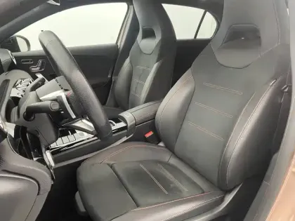 Photo 14 Mercedes Classe A  200 d 8G-DCT