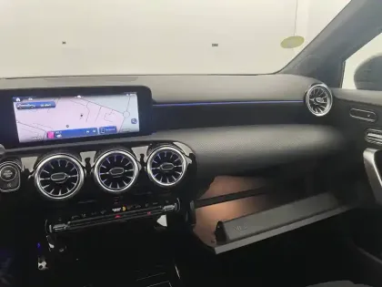 Photo 27 Mercedes Classe A  200 d 8G-DCT