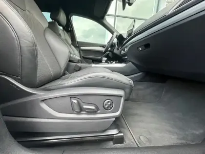 Photo 24 Audi Q5  55 TFSIe 367 S tronic 7 Quattro