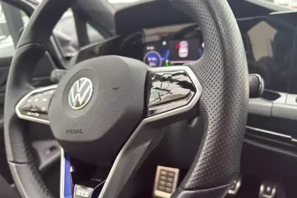 Photo 21 Volkswagen Golf  1.4 Hybrid Rechargeable OPF 245 DSG6