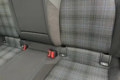 Photo 27 Volkswagen Golf  1.4 Hybrid Rechargeable OPF 245 DSG6