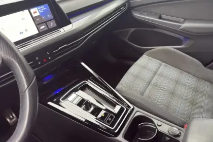 Photo 23 Volkswagen Golf  1.4 Hybrid Rechargeable OPF 245 DSG6