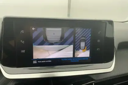 Photo 52 Peugeot 208  PureTech 75 S&S BVM5