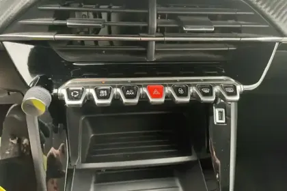 Photo 47 Peugeot 208  PureTech 75 S&S BVM5