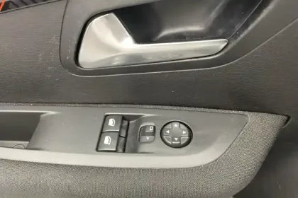 Photo 51 Peugeot 208  PureTech 75 S&S BVM5